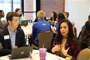 Student advisers talking 